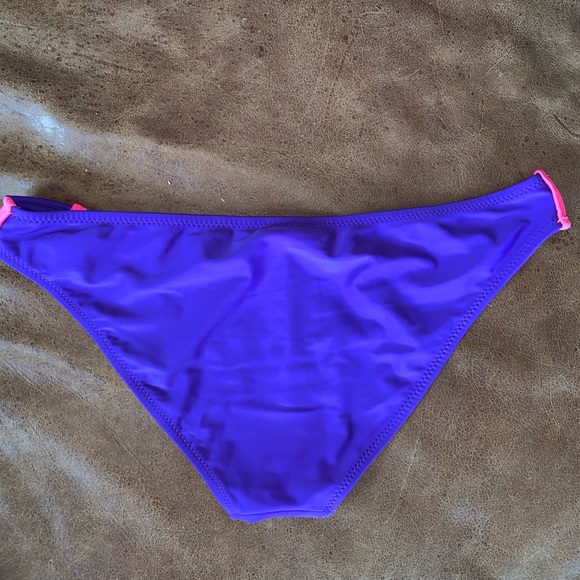 purple and pink bikini - Picture 5 of 6